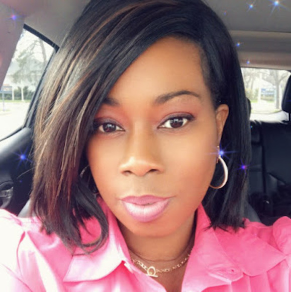 Meet your Posher, Jessica - Picture 1 of 1